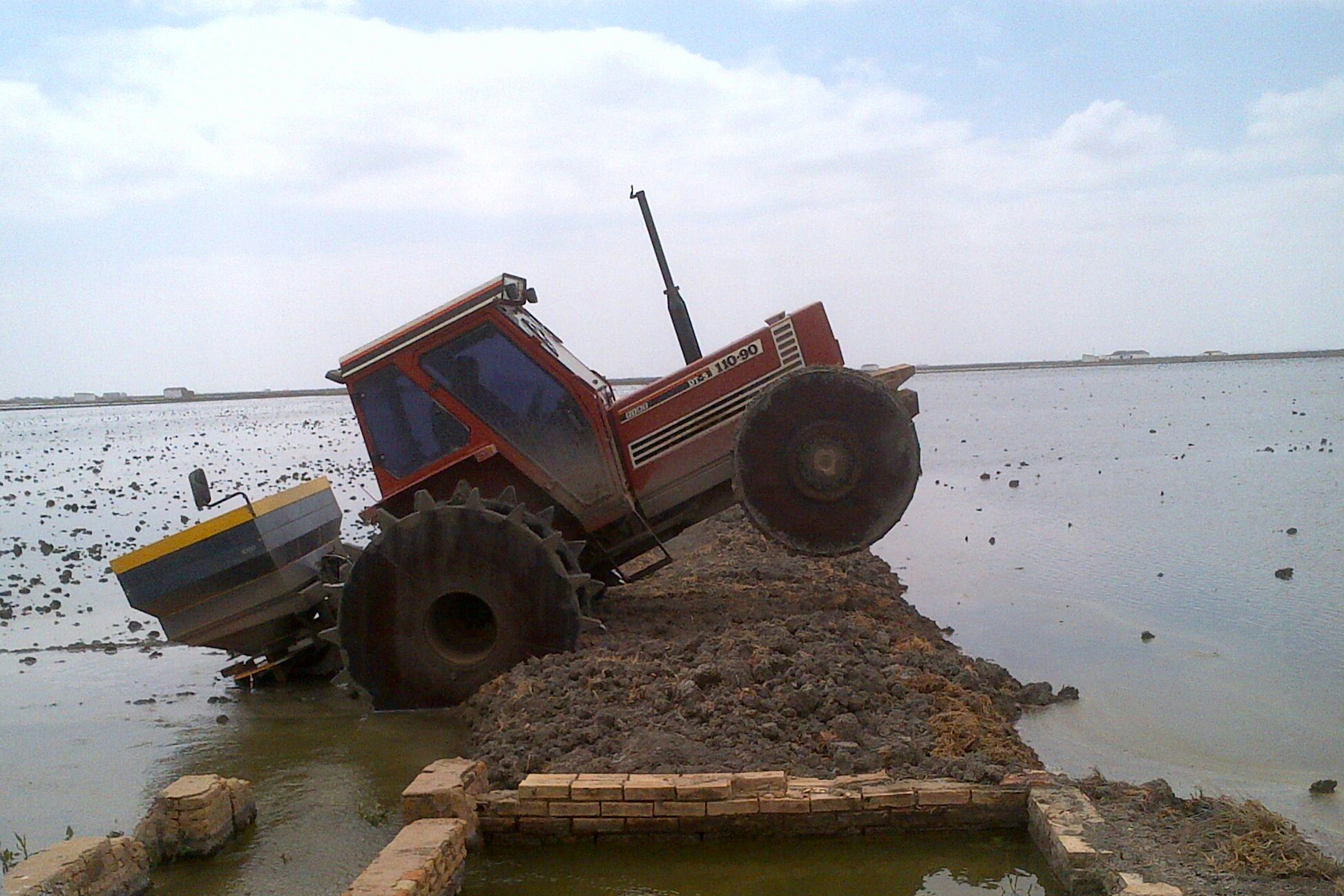 empresa de trabajos agrícolas con tractor en Sevilla