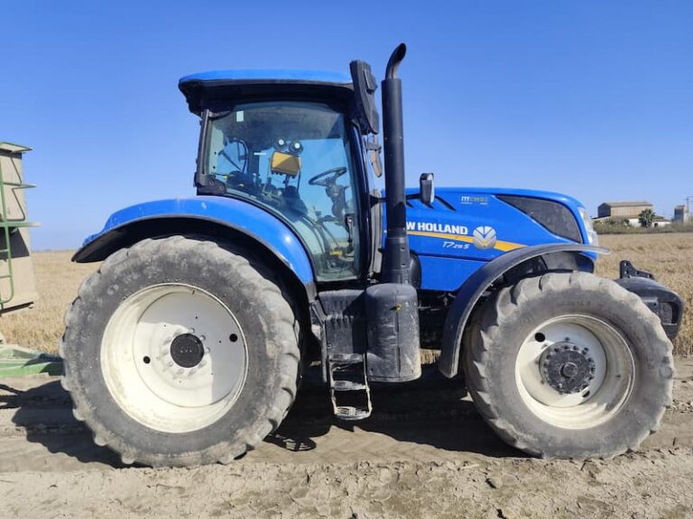 empresa de trabajos agrícolas con tractor en Sevilla